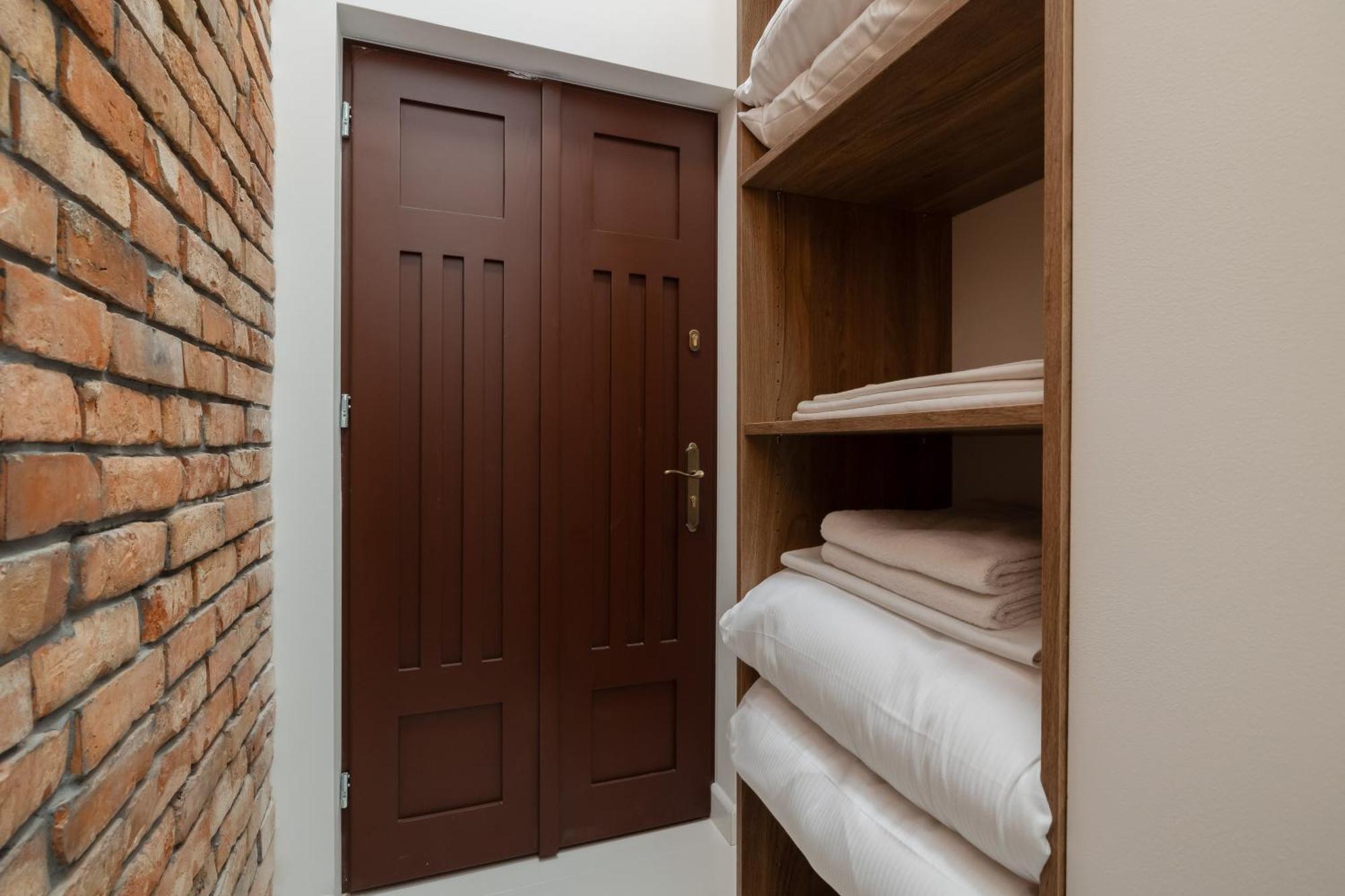 Dietla One Bedroom Apartments With Air Conditioning & Balcony By Noclegi Renters Cracóvia Exterior foto